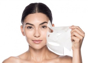 Découvrez la puissance de la noix de coco avec notre masque de noix de coco fini de haute qualité infusé aux extraits organiques - Product Image 5