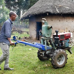 รถไถสำหรับเดินประสิทธิภาพสูงพร้อมเครื่องยนต์ดีเซลสำหรับใช้ในฟาร์มขนาดกะทัดรัดและการจัดการดิน - Product Image 6
