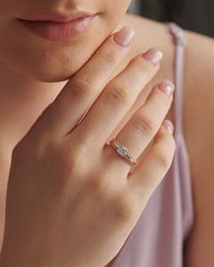 Última joyería de moda Mircoprong diamante y oro redondo solitario anillo 14K oro laboratorio crecido diamante anillo de compromiso de boda - Product Image 2