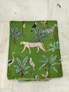 Tissu en coton indien multicolore à imprimé tigre, design jungle safari, nouvelle collection, vente en gros d'usine - Product Image 4