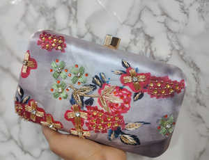 กระเป๋าคลัทช์ปักลายดอกไม้สุดหรูกระเป๋าห่วงกระเป๋ากำมะหยี่สำหรับใส่ตอนเย็นสำหรับดูไบบาฮาแคนาดา - Product Image 3