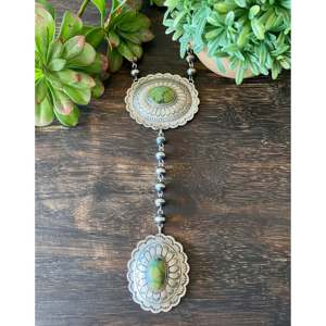 Collier à pendentif en forme de fleur en turquoise du Hubei et argent sterling Eleanor Richards - Product Image 1