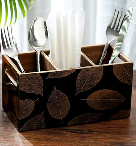 Soporte clásico de madera para cubiertos de tres secciones para mesa de comedor - Product Image 1