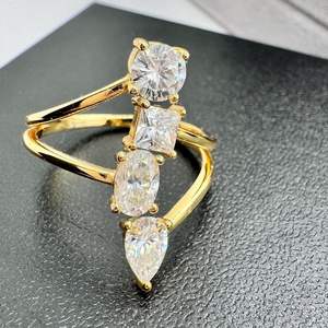 Bague en diamant moissanite, design original unique, multi-coupe, 4 pierres, argent 925, plaqué or 18 carats, cadeau de mariage, de fiançailles, d'anniversaire - Product Image 5