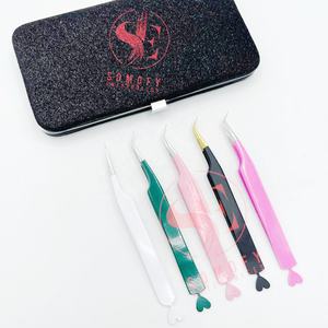 Pinzas Profesionales para Pestañas con Diseño de Corazón en Negro, Rosa y Blanco, Agarre Fuerte, Punta Puntiaguda, Acero Inoxidable - Product Image 4