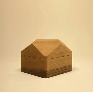 Boîte à bagues en bois artisanale Celestial Affection avec gravure personnalisée et intérieur luxueux en velours - Product Image 6