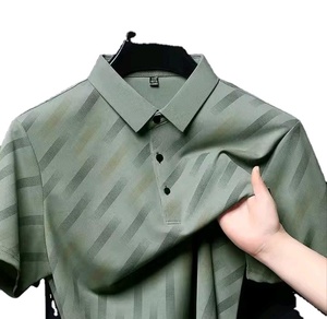 Nouvelle chemise décontractée pour homme 2026 à manches courtes, couleur unie, tendance, respirante, confortable, séchage rapide et infroissable - Product Image 1