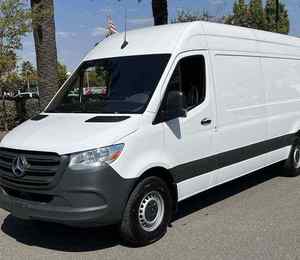 Sprinter 2500 170 Usada, Furgoneta de Techo Alto, Tracción Trasera, Volante a la Izquierda, Asientos de Cuero, 5 Plazas, Euro III, Cámara Trasera - Product Image 1