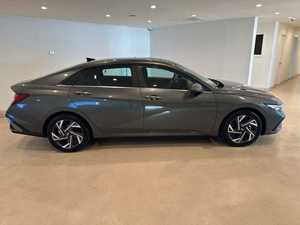 Véhicule d'occasion 2024 SEL Confort Traction avant Sièges en cuir Pneus R18 Régulateur de vitesse adaptatif Conduite à gauche Boîte automatique intelligente Prêt à rouler - Product Image 3