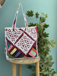 Sac fourre-tout en coton matelassé fait à la main sac à provisions imprimé patchwork pour femmes sac de plage d'épicerie pour un usage quotidien et voyage cadeau parfait - Product Image 5