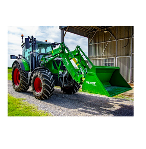 Se venden tractores agrícolas pequeños con mandos fáciles de usar y estructura fuerte para plantar y labrar - Product Image 4