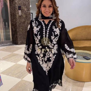 NOUVEAU DESIGNER TOP EN GEORGETTE LOURDE NOIR AVEC IMPRESSION NUMÉRIQUE DUPATTA - Product Image 1