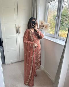 Nuevo diseñador Heavy Faux Georgette Fabric Real Hand Work Sequence Bordado Top y emparejado con pantalón con Dupatta bordado - Product Image 3