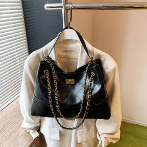 Sac bandoulière pour femme en cuir véritable, style messager, avec deux sangles en polyester, idéal pour le quotidien et les trajets. - Product Image 6