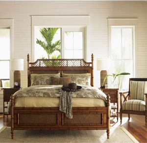 Cadre de lit en bois tropical avec des inserts de panneaux en rotin, design inspiré de l'île, parfait pour une chambre détendue. Aux prix de gros. - Product Image 1