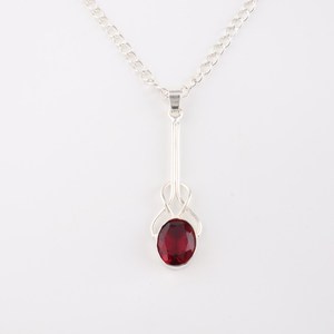 Collar Elegante con Gema Ovalada de Rubelita Rosa, Plata de Ley Chapada en Platino, Certificado IGI, Hecho a Mano - Product Image 1