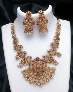 ชุดสร้อยคอไข่มุก Kundan พร้อมต่างหูสำหรับผู้หญิงชุดสร้อยคอออกแบบตามเทศกาลตามประเพณี - Product Image 3