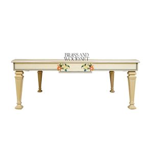 Table basse florale de luxe avec incrustations artisanales et pieds sculptés élégants pour une décoration de salon vintage - Product Image 1