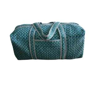 Sac de voyage de luxe léger en coton matelassé à motif floral avec fermeture éclair, imprimé à la main en style bohème indien, idéal pour le week-end - Product Image 4