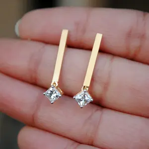 VVS2 - D Putri Cut Moissanite berlian pernikahan Huggie anting UNTUK WANITA 14K kuning emas dengan sekrup belakang anting klasik