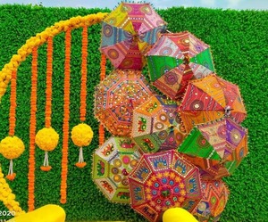 Lot mixte de parapluies indiens Bandhni en coton et dentelle pour mariage, décoration de fête de mariage, décoration pour cérémonie Haldi/Mehndi - Product Image 4