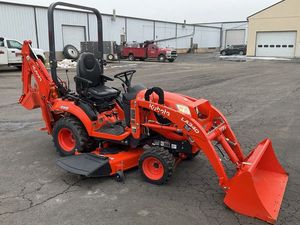 รถแทรกเตอร์ขนาดเล็ก BX23S 55 แรงม้า ขับเคลื่อน 4 ล้อ เกียร์อัตโนมัติ พร้อมเครื่องยนต์รับประกัน 1 ปี สำหรับใช้งานในฟาร์มและงานทั่วไป - Product Image 3