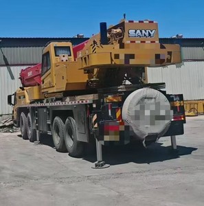 GRAN VENTA CLW Camión Grúa Usado con caja de cambios Alto Momento de carga 1 año de garantía 80T-130T Capacidad de elevación - Product Image 6