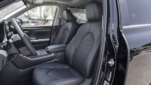 GRAND TOURING 2024, Motor V8 de 4.5L, Automático, Cámara de Visión 360°, Techo Panorámico, Asientos de Cuero, SUV Diésel, Portaequipajes de Aluminio - Product Image 6