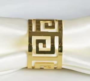 Elegante servilletero de metal dorado que agrega un toque lujoso a su mesa de comedor, perfecto para bodas, fiestas y ocasiones festivas - Product Image 3