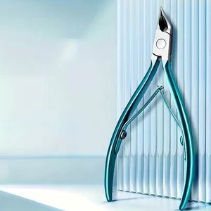 Pinza profesional para cutículas de acero inoxidable de alta calidad Pinza personalizada para cutículas con todos los tamaños disponibles - Product Image 4