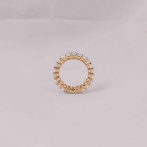 Alliance de mariage unisexe en plaqué or 14 ct, diamant de laboratoire certifié sans conflit, coupe rayonnante éternelle, style classique - Product Image 5