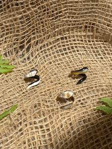 แหวนเครื่องประดับทำจากเขาควายที่เป็นมิตรต่อสิ่งแวดล้อม ดีไซน์ทันสมัยและมีเอกลักษณ์ โดยงานฝีมือของซานียา - Product Image 3