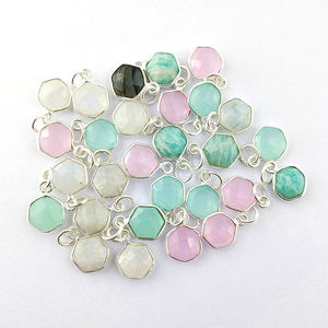 Arc-en-ciel pierre de lune hexagone lunette pendentif or Vermeil 925 argent sterling lunette ensemble 8mm pierre de lune pendentif fait à la main charme de guérison - Product Image 4