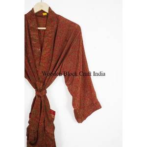 ชุดเดรสยาวผ้าไหมลายดอกไม้สไตล์วินเทจสุดหรูสำหรับขายส่ง ระบายอากาศได้ดี เหมาะสำหรับฤดูร้อน ดีไซน์ทันสมัย หลากสีสัน สไตล์อินเดียโบโฮ - Product Image 3