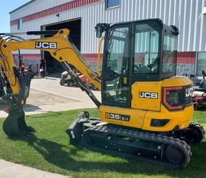 Miniexcavadora JCB con componentes de motor de núcleo Nueva y bastante usada - Product Image 5