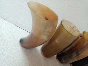 Taza de Cuerno de Buey Hecha a Mano de la Mejor Calidad, Vaso de Cuerno de Buey para Beber, Taza Vikinga de Cuerno de Buey para Fiestas y Celebraciones - Product Image 2