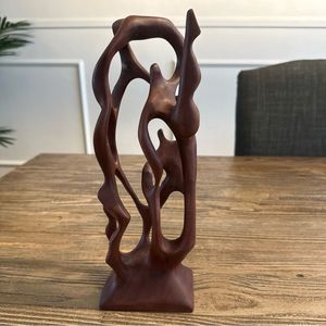 Sculpture de table en bois moderne de qualité supérieure, fabriquée à la main à partir de bois massif pour une décoration intérieure durable, utilisation dans le salon, présentoir - Product Image 3