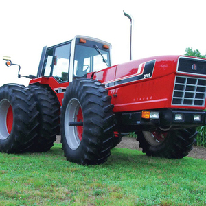 Tractor Usado Case II Compacto Pero Potente, Perfecto para Operaciones en Huertos, Jardines y Granjas - Product Image 1