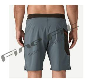 กางเกงขาสั้นผู้ชายน้ำหนักเบาแห้งเร็วลำลองกลางแจ้งออกแบบมาเองพร้อมสายรัดเอวยางยืดระบายอากาศลายพื้นสำหรับฤดูร้อน - Product Image 2