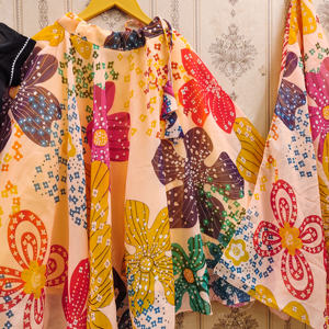 Conjunto de Lehenga Choli para Niñas de Shoryam Fashion, Blusa Estampada con Dupatta, Listo para Usar |   Traje para Diwali, Bodas, Fiestas, Mehndi y Holi - Product Image 4