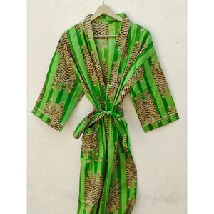 ชุดคลุมอาบน้ำผ้าคอตตอนสำหรับเพื่อนเจ้าสาวชุดกิโมโนพิมพ์ลายเสือสีเขียวนกแก้วสวยงาม - Product Image 3