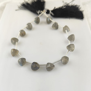 Perles de Labradorite de 7-8 mm, forme trillion, facettées, pour la fabrication de bijoux, 13-14 perles sur un fil de 8 pouces - Product Image 3