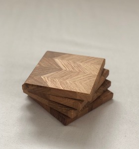 Elegante posavasos de madera hecho a mano con un diseño único, durabilidad y longevidad, perfecto para uso doméstico y de oficina - Product Image 1