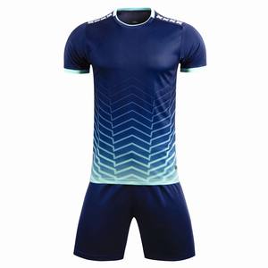 Tenue de football de haute qualité, uniforme de football imprimé à manches courtes, design personnalisé, service OEM, faible MOQ, kit d'uniforme de football - Product Image 4