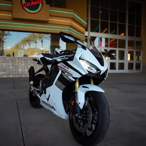 Moto Super Sportive 1000cc Style CBR1000RR 2025 - Product Image 1