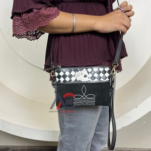 Nouvelle mode sac à la mode 2025 usiné à la main en cuir à carreaux dames Mini sacs à main en cuir suédé petit sac à bandoulière pour les femmes - Product Image 1