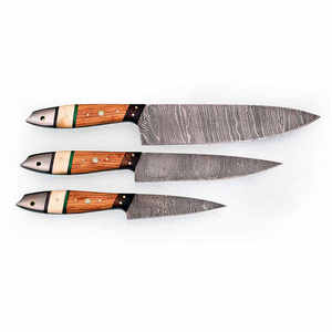 Juego de cuchillos de cocina con mango de madera | Juego de cuchillos de chef profesional de acero inoxidable de Damasco de 3 piezas para uso en la cocina - Product Image 1