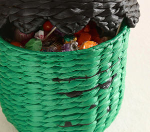 Panier de rangement artisanal en jacinthe pour Halloween, sorcière, avec couvercle, porte-bonbons tissé durable, contenant décoratif de table, Vietnam - Product Image 3