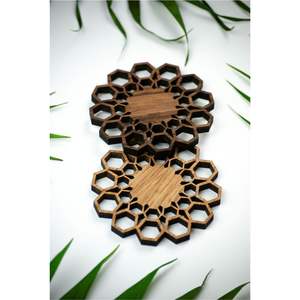 Sous-plat en bois et résine multi-tones fait à la main, motif cœur de luxe, résistant à la chaleur, dessous de plat en bois pour la décoration de table à manger - Product Image 6