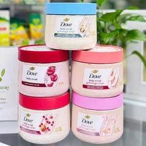 Gommage corporel exfoliant Dove en promotion – Crème polissante douce pour la peau, approvisionnement en gros |   Vente flash : Gommage corporel Dove pour une peau douce - Product Image 1